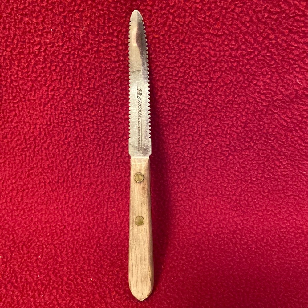 Vintage Hoffritz Grape Fruit Spoons and knife